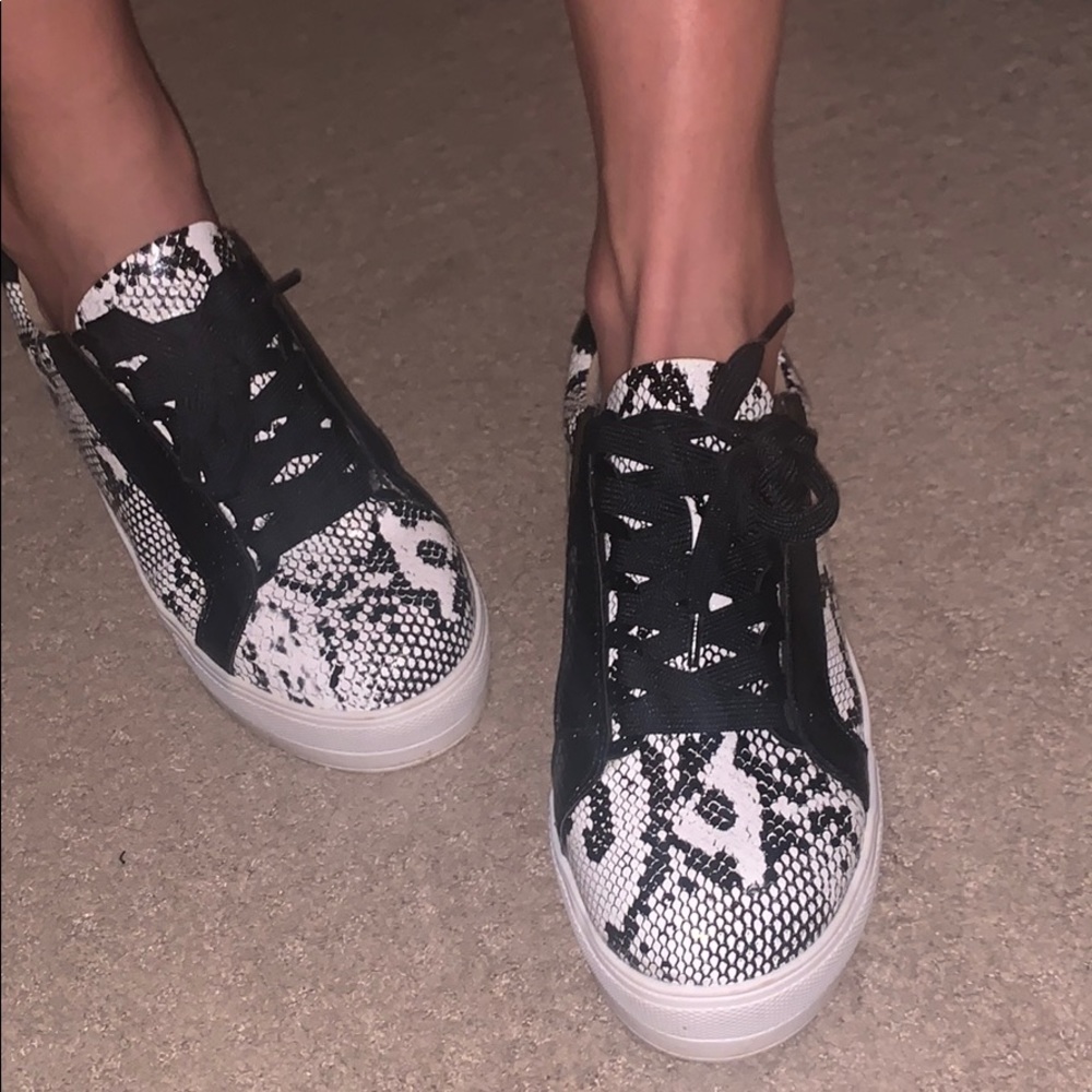 Cutest snake print sneakers  1” platform